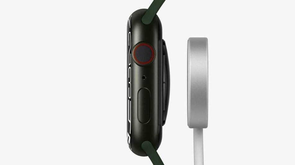 Apple Watch Series 7 Nike GPS 45mm Starlight Aluminium Case with Pure Platinum/Black Nike Sport Band (MKNA3, MKNA3UL/A)