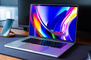 Apple наконец-то выпустит MacBook Pro с OLED-дисплеем