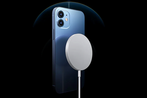Слух: iPhone 15 смогут заряжаться от сторонних Qi-зарядок с полной мощностью