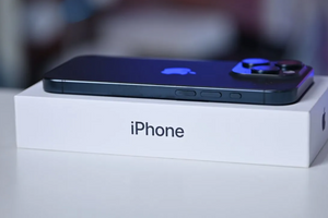 Apple може випускати оновлення для iPhone ще до його розпакування